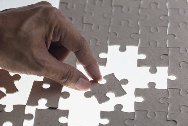 چرا احساس بی‌توجهی در روابط عاشقانه رخ می‌دهد؟ ۲۰ نکته مهم